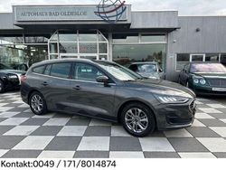 Grau Gebraucht 2023 Ford Focus Titanium Kombi | 17.600 € (Fairer Preis)