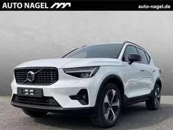 Weiß Gebraucht 2024 Volvo XC40 Plus SUV | 37.880 € (Fairer Preis)
