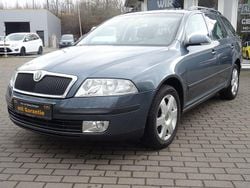 Grau Gebraucht 2005 Skoda Octavia Elegance Kombi | 1.999 € (Guter Preis)