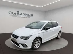 Glacial weiß metallic Gebraucht 2025 Seat Ibiza FR Limousine | 25.290 € (Teuer)