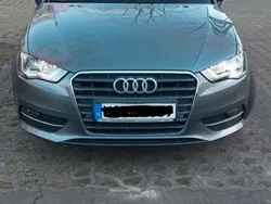 Grau Gebraucht 2016 Audi A3 Sportback Ambiente Limousine | 12.500 € (Fairer Preis)