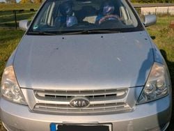 Silber Gebraucht 2008 Kia Carnival Van / Kleinbus | 4.999 €