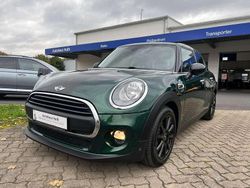 Grün Gebraucht 2017 Mini ONE Kleinwagen | 17.990 € (Etwas zu teuer)