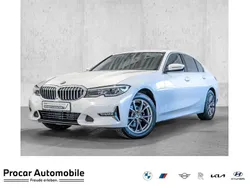 Weiß Gebraucht 2022 BMW 320 Luxury Line Limousine | 32.150 € (Guter Preis)