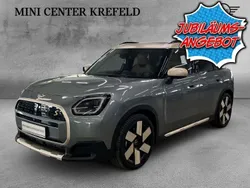 Gruen Gebraucht 2024 Mini Countryman Favoured SUV | 48.969 € (Fairer Preis)