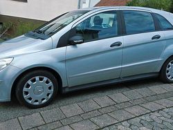 Grau Gebraucht 2006 Mercedes B170 Van / Kleinbus | 5.500 € (Etwas zu teuer)