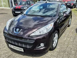 Rouge noir Gebraucht 2015 Peugeot 207 CC Active Cabrio | 10.900 €