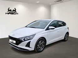 Weiß Neu 2025 Hyundai i20 Trend Limousine | 20.990 € (Fairer Preis)