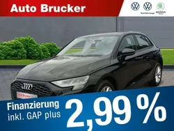 Brillantschwarz Gebraucht 2023 Audi A3 Sportback Basis Limousine | 26.299 € (Superpreis)