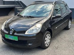 Schwarz Gebraucht 2009 Renault Clio III Kombi | 3.199 €