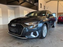 Grau Gebraucht 2022 Audi A3 Sportback Advanced Kleinwagen | 21.950 € (Guter Preis)