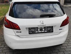Weiß Gebraucht 2019 Peugeot 308 Style Limousine | 11.300 € (Fairer Preis)