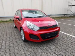 Rot Gebraucht 2012 Kia Rio Edition 7 Limousine | 4.799 € (Fairer Preis)