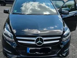 Schwarz Gebraucht 2016 Mercedes B180 Van / Kleinbus | 9.900 € (Fairer Preis)