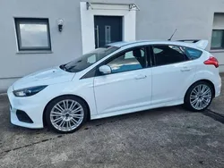 Weiß Gebraucht 2017 Ford Focus RS Limousine | 23.399 €
