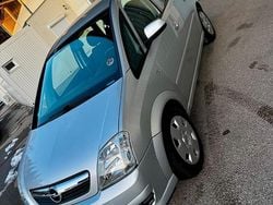 Silber Gebraucht 2006 Opel Meriva Van / Kleinbus | 2.450 € (Fairer Preis)