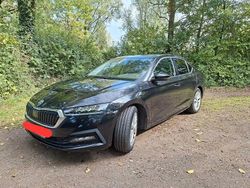 Schwarz Gebraucht 2021 Skoda Octavia Ambition Limousine | 18.200 € (Guter Preis)