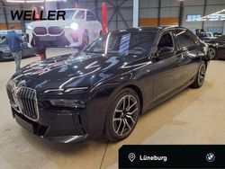Saphirschwarz (schwarz) Gebraucht 2025 BMW 740 M Sport Limousine | 89.450 €