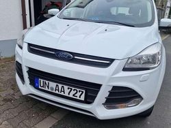 Weiß Gebraucht 2015 Ford Kuga SUV | 8.900 € (Fairer Preis)