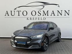 Grau Gebraucht 2021 Ford Mustang Mach-E SUV | 31.950 € (Guter Preis)