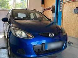 Blau Gebraucht 2009 Mazda 2 Kleinwagen | 2.700 €