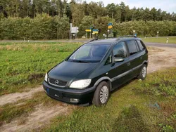 Grün Gebraucht 2002 Opel Zafira Van / Kleinbus | 790 € (Guter Preis)