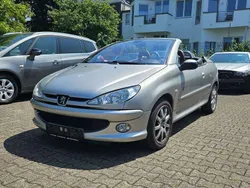 Lack aschgrau/metallic Gebraucht 2005 Peugeot 206 CC Roland Garros Cabrio | 1.390 € (Guter Preis)