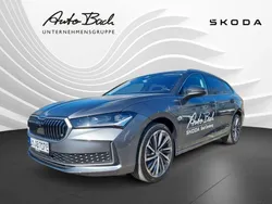 Grau (graphitegrau metallic) Gebraucht 2025 Skoda Superb LAURIN & KLEMENT Kombi | 47.890 €