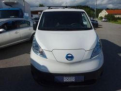 Weiss Gebraucht 2016 Nissan e-NV200 Van | 8.999 €