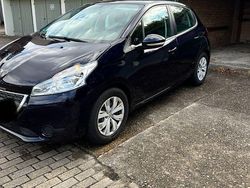 Blau Gebraucht 2014 Peugeot 208 Access Kleinwagen | 4.100 € (Fairer Preis)