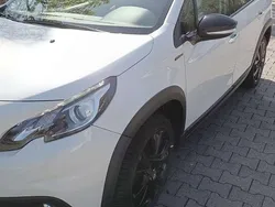 Weiß Gebraucht 2017 Peugeot 2008 GT-line SUV | 10.950 € (Fairer Preis)