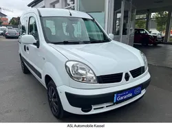Weiß Gebraucht 2006 Renault Kangoo Campus Van / Kleinbus | 2.999 € (Etwas zu teuer)