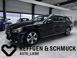 Obsidianschwarz (metallic) Gebraucht 2019 Mercedes E200 Avantgarde Kombi | 24.948 € (Fairer Preis)