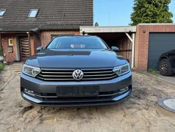Grau Gebraucht 2015 VW Passat Comfortline Kombi | 9.900 € (Fairer Preis)