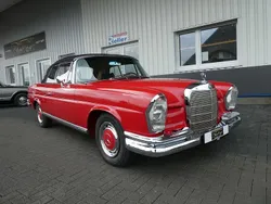 Rot Gebraucht 1965 Mercedes 250 SE Cabrio | 149.900 €