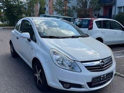 Weiß Gebraucht 2009 Opel Corsa Limousine | 1.300 € (Guter Preis)