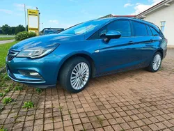 Blau Gebraucht 2017 Opel Astra Kombi | 10.500 €