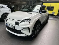 Perlmuttweiß metallic, black Gebraucht 2025 Alpine A290 Kleinwagen | 41.950 € (Fairer Preis)