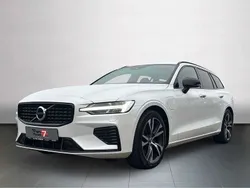Weiss Gebraucht 2021 Volvo V60 R-Design Kombi | 41.589 € (Teuer)