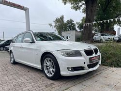 Weiß Gebraucht 2012 BMW 320 Comfort Edition Kombi | 2.799 € (Guter Preis)