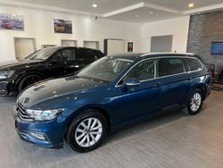 Blau Gebraucht 2022 VW Passat Kombi | 17.485 € (Fairer Preis)