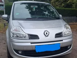 Grau Gebraucht 2010 Renault Modus Van / Kleinbus | 3.300 € (Fairer Preis)