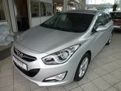 Silber metallic Gebraucht 2011 Hyundai i40 Style Kombi | 11.800 € (Teuer)