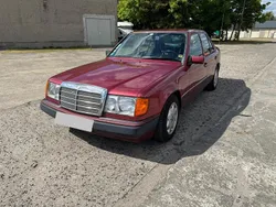 Rot Gebraucht 1989 Mercedes E230 Limousine | 2.800 €