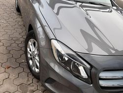 Grau Gebraucht 2014 Mercedes 220 Limousine | 12.900 €