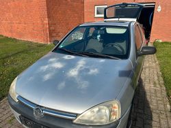 Silber Gebraucht 2003 Opel Corsa Kleinwagen | 700 €