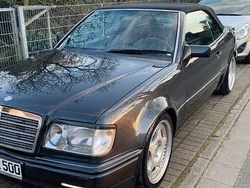 Schwarz Gebraucht 1993 Mercedes 320 Cabrio | 34.900 €