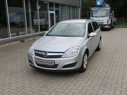 Silber Gebraucht 2007 Opel Astra Edition Kombi | 4.999 €