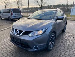 Grau Gebraucht 2015 Nissan Qashqai Tekna SUV | 8.490 € (Fairer Preis)