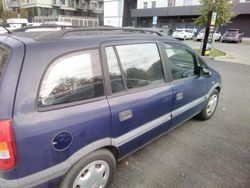 Blau Gebraucht 2001 Opel Zafira Van / Kleinbus | 2.500 €